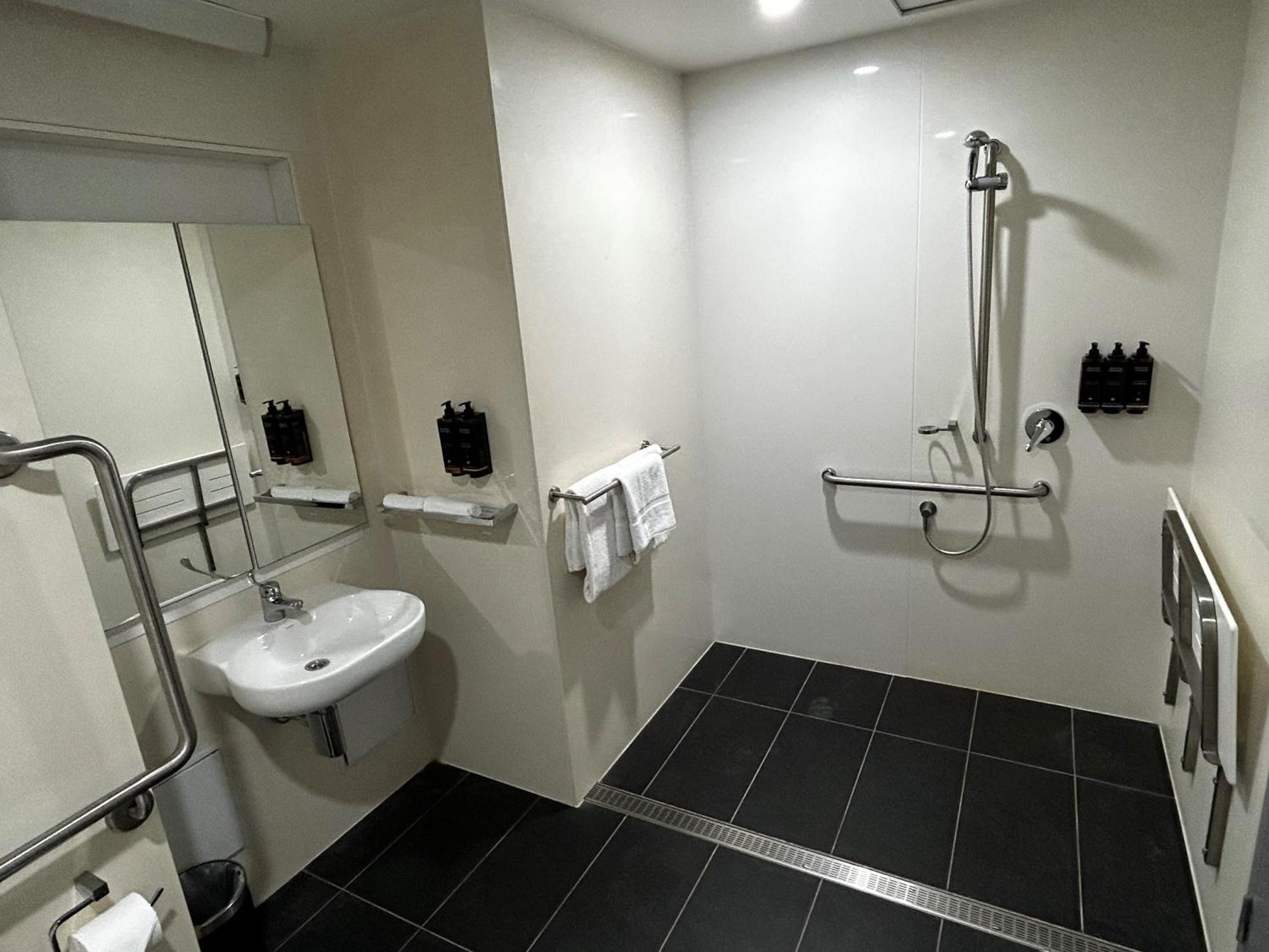 Ibis Darwin Airport Hotel 외부 사진